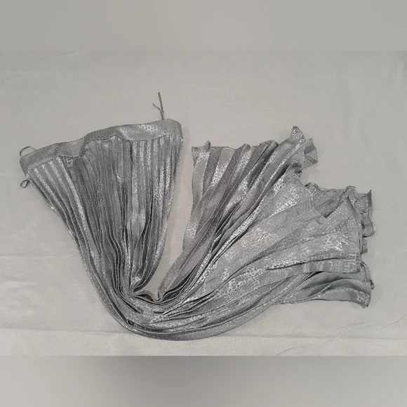 JUSTFAB Women's Pleated Draped Skirt Metallic Silver - Picture 8 of 8
